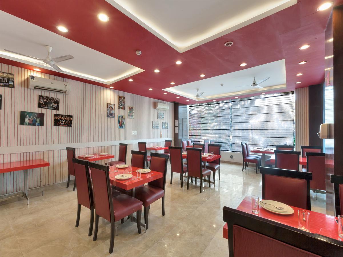 Oyo 9841 The Vivir 1 Hotel Noida Exterior photo