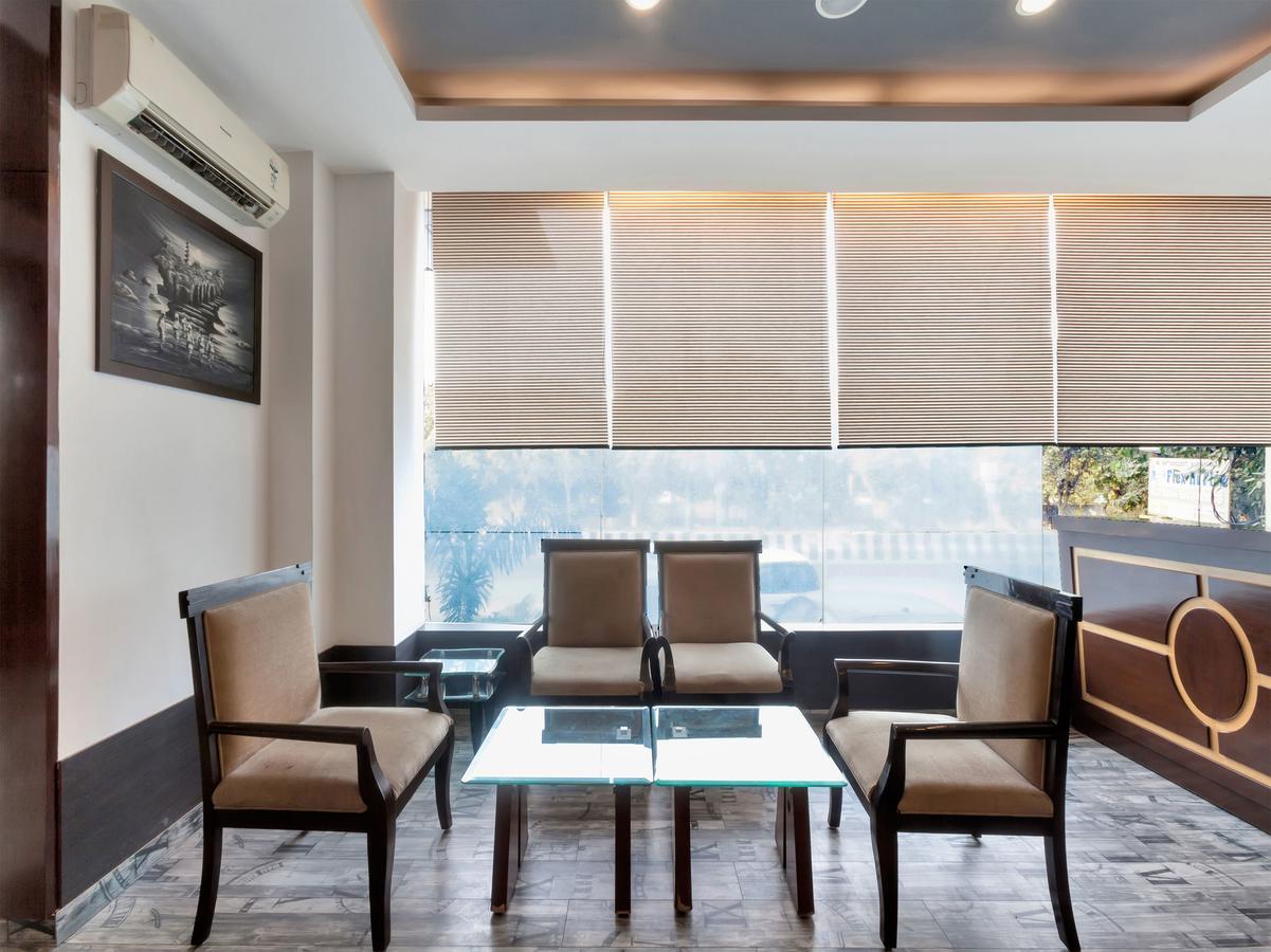 Oyo 9841 The Vivir 1 Hotel Noida Exterior photo