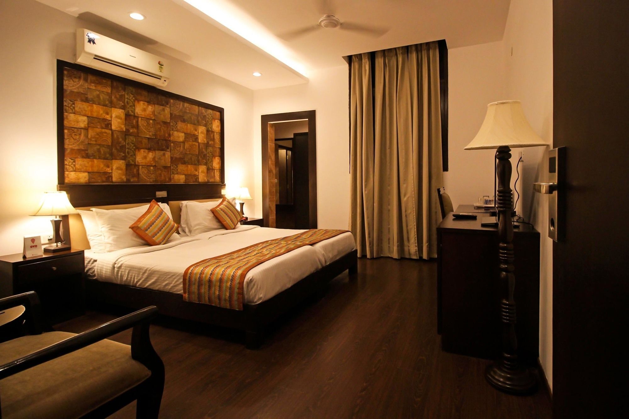 Oyo 9841 The Vivir 1 Hotel Noida Exterior photo